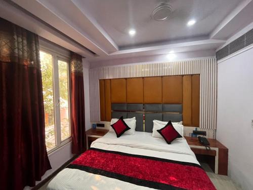 Haveliya Homes- Just 1 minute from Railway Station and Connaught place