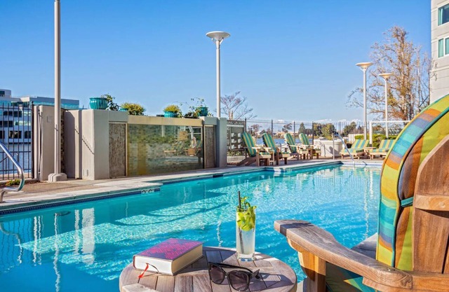 Haven of Serenity! 2 Relaxing Units, Pets Allowed, Onsite Pool