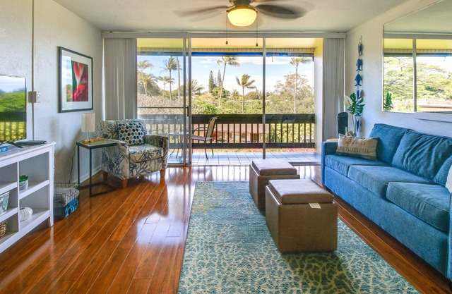 Hawaii Condo w/ Balcony < 1 Mi to Kapalua Beach!