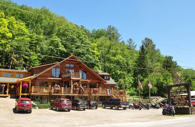 Hawks Nest Lodge And Restaurant
