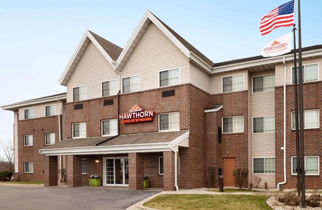 Hawthorn Extended Stay by Wyndham Milwaukee Airport