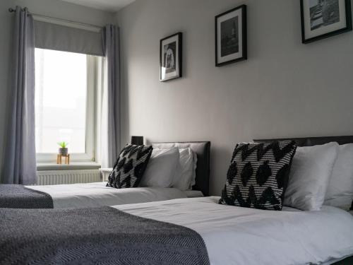 Hawthorn House-Sleeps 4-Pet friendly-Parking