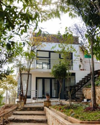Hayhill Treetop Escape