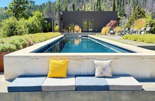 Healdsburg Modern Retreat - Pool, Views & Design