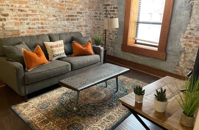 Heart of Downtown 1 BR/1 BA - Hidden Gem