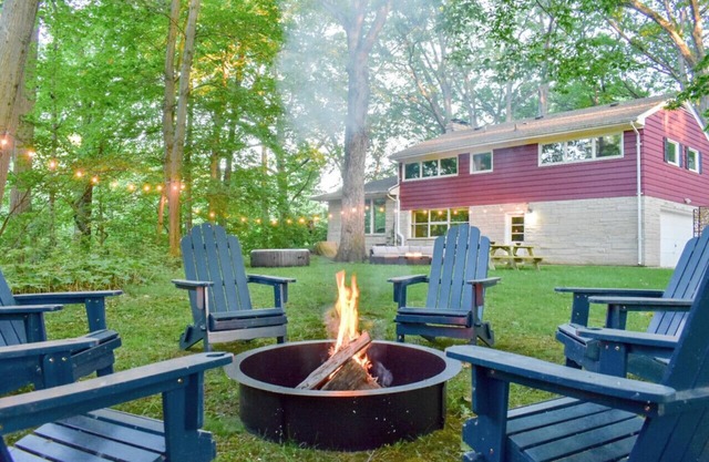 Heart of Indiana Dunes National Park with Hot Tub