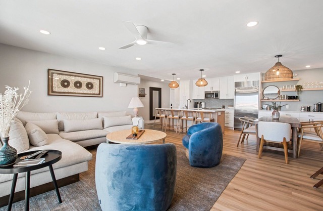 Heart of La Jolla Gem - Newly Renovated!