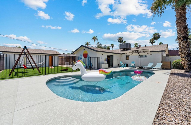 Heated/Fenced Pool! Private back yard near Old Town Scottsdale