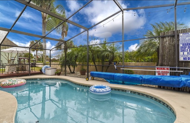 HEATED POOL Escape to Paradise in Land o Lakes!