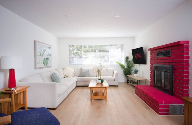 Heated Pool, Huge Fireplace & Nintendo, PingPong