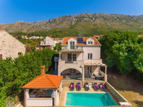 Hedera Estate, Villa Hedera X