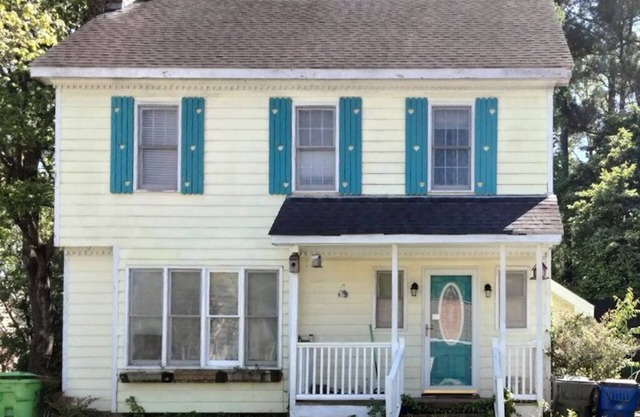 Heidi's Haven. Charming 3-bedroom house. Northeast Raleigh. 9 mins from downtown