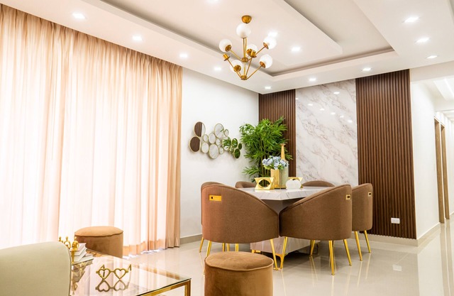 Hermosa Torre Céntrica