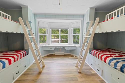 Here Comes the Sunset by Simple Life Rentals