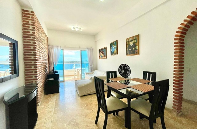 Hermoso Apartamento con Balcón y Vista al mar