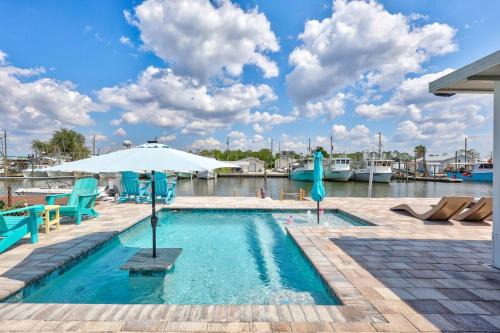 Hernando Beach Gulf Access, Dock & Heated Pool