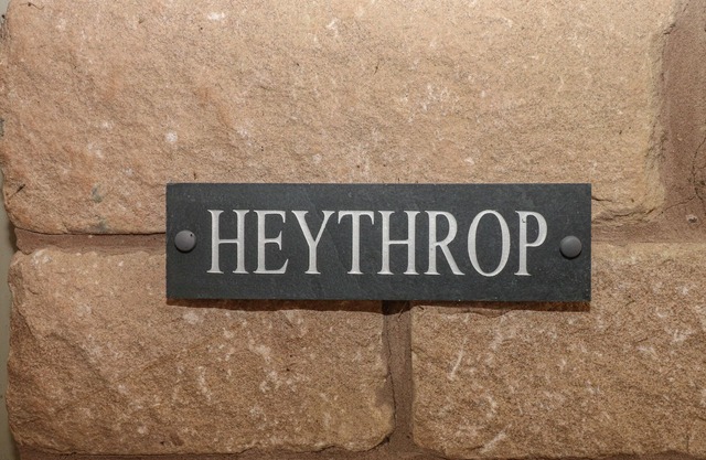 HEYTHROP, family friendly, with open fire in Farley Near Alton Towers