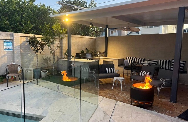 Hidden Gem 2BR LvL1 Home Top Apt Pool & Heated Spa near Sydney's Best Spots