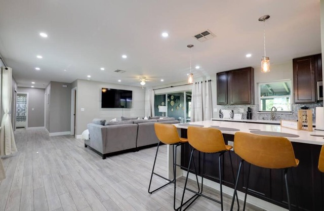 Hidden gem home w an exhilarating backyard view