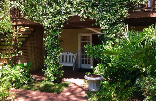 Hidden Gem in the Historic District - Great Value