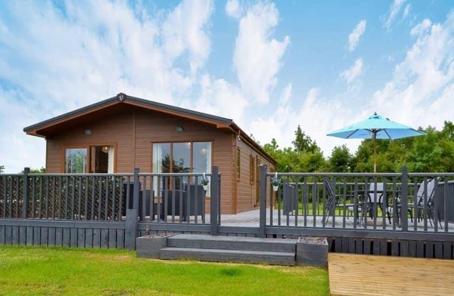 Hidden Gem Lodge with Hot Tub