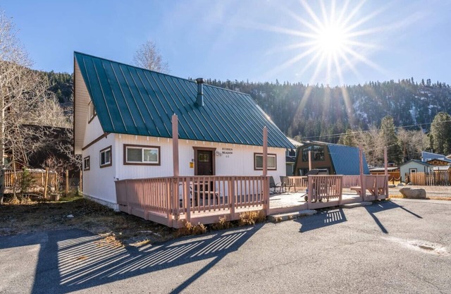 Hidden Meadow Cabin-June Lake, CA