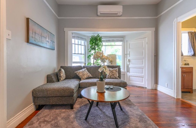 High Ceiling, Cozy 1BR in the Central of Pasadena, Walk to Markets and Resturant