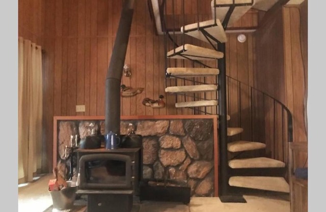 High Sierra Retreat with a view of Pinecrest lake