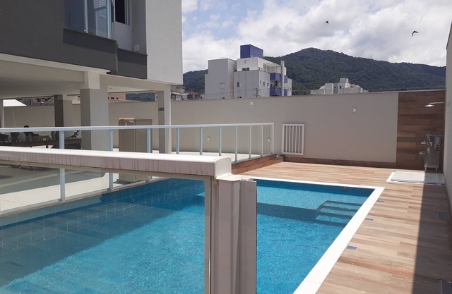 High Standard 2 Bedrooms 2 Bathrooms 2 Parking Spaces Pool WiFi AC Smart TV Network Balcony Gourmet