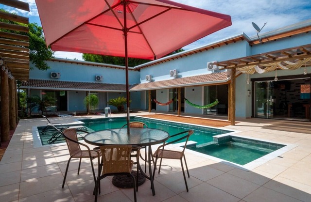 High standard villa with 6 suites and beach tennis court for friends and family!