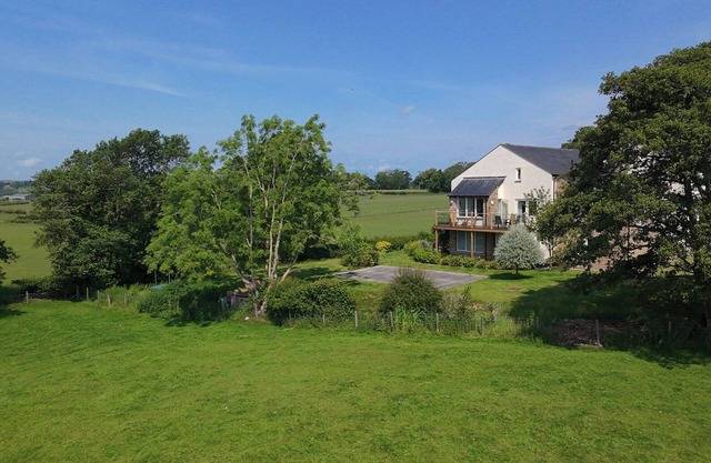 HIGH VIEW MEADOWS, family friendly in Kirkby Lonsdale