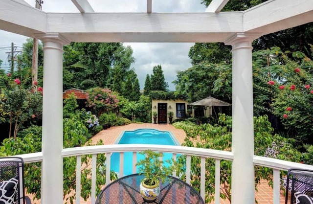 Highlands Oasis with Swimming Pool and Gourmet Kitchen