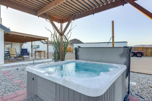 Hikers Paradise Twentynine Palms Home with Deck!