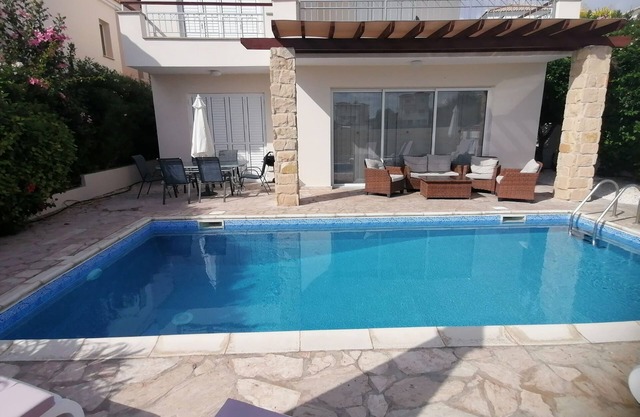 Hillcrest Holiday Villa - Lovely 3 bed/3 bath villa in Peyia