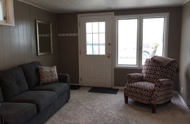 Hillsdale Hideaway - Centrally Located