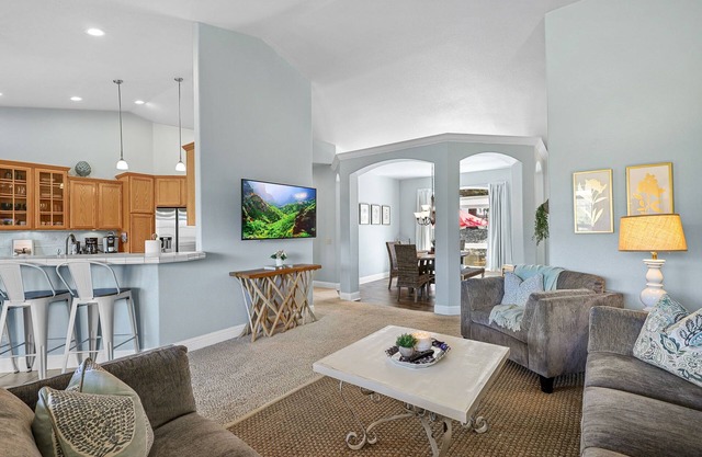 *Hillside Cottage*pool spa grill mountain views