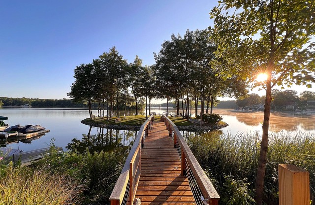 Hilltop Haven + Arbor Island | 5BR/4BA | Hot Tub, Fire Pit, Pier, Kayak/SUP