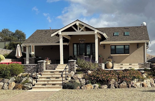 Hilltop Haven in secluded Valley - easy access to 680.