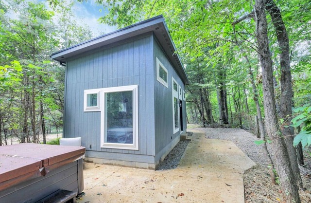 Hiltop Haven: The Nook