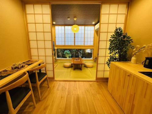 himari-駅5分 3ルームトイレ2 和室付き最大10人 家族歓迎 大人数 難波 心斎橋 USJ