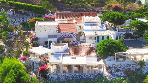 Histórica Casa con vistas al Jardín de Cactus y montañas