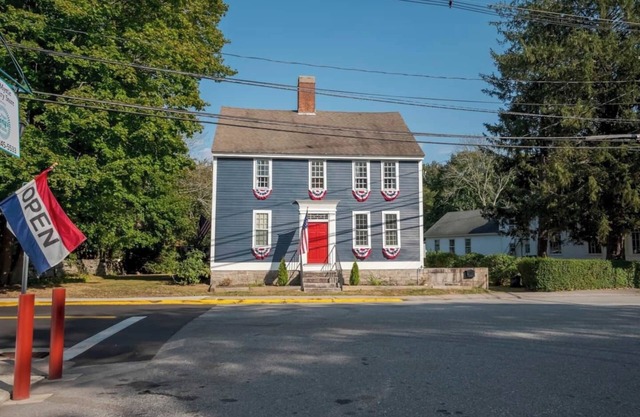 Historic 1807 Williams Home. A Nautical New England Inspiration!