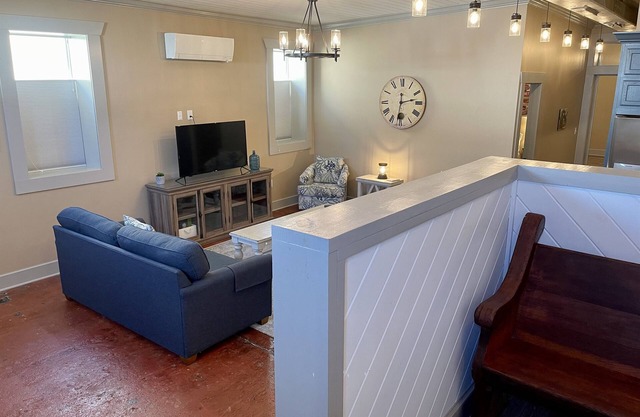 Historic 2 bed 2 bath downtown