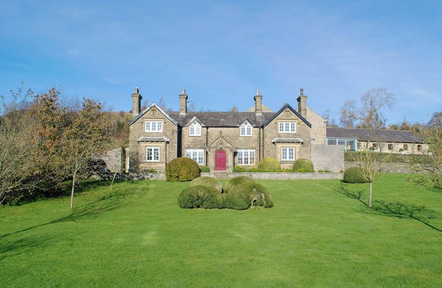 Historic 6 bedroom home with access to leading wellness retreat