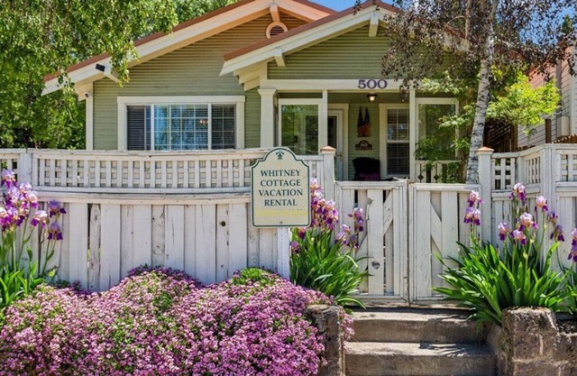 Historic cottage in downtown Mt. Shasta, just steps away from all the action.