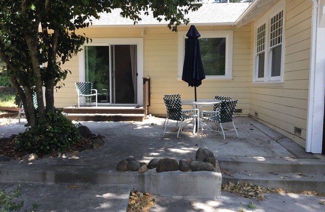 Historic Cottage in Wine Country