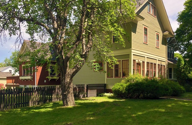 Historic Designer Home on Quiet Tree-Lined Street Walkable to Downtown!