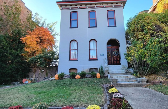 Historic Gem In Lafayette Square. 5 Minutes to Downtown!