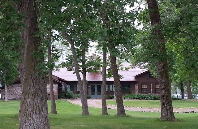Historic Lake LodgenRustic ElegancenModern ComfortnWaterfront OasisnPrivatennnn