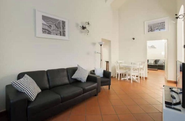 Historic Palazzo, Central Location, 3 bedrooms